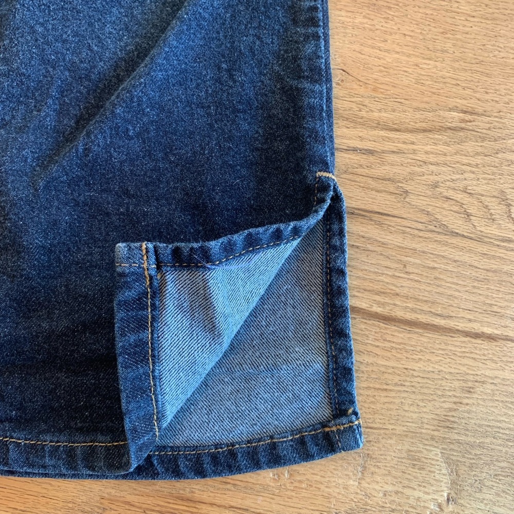 Old Navy Cropped Jeans Midrise Slit Hem Dark Wash Blue Women’s 6? (See pics) pr - Picture 5 of 7
